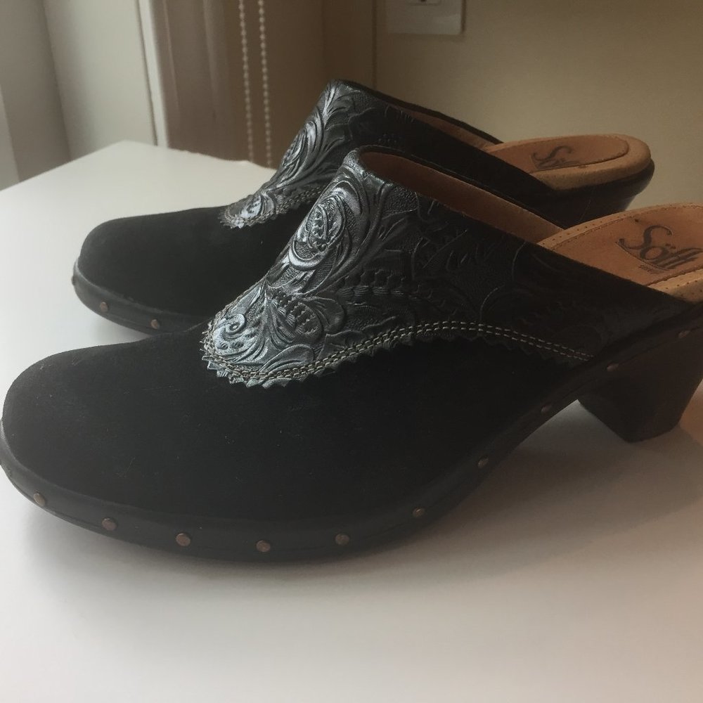 Sofft Suede Leather Embosse Black Mules Clogs 6.5